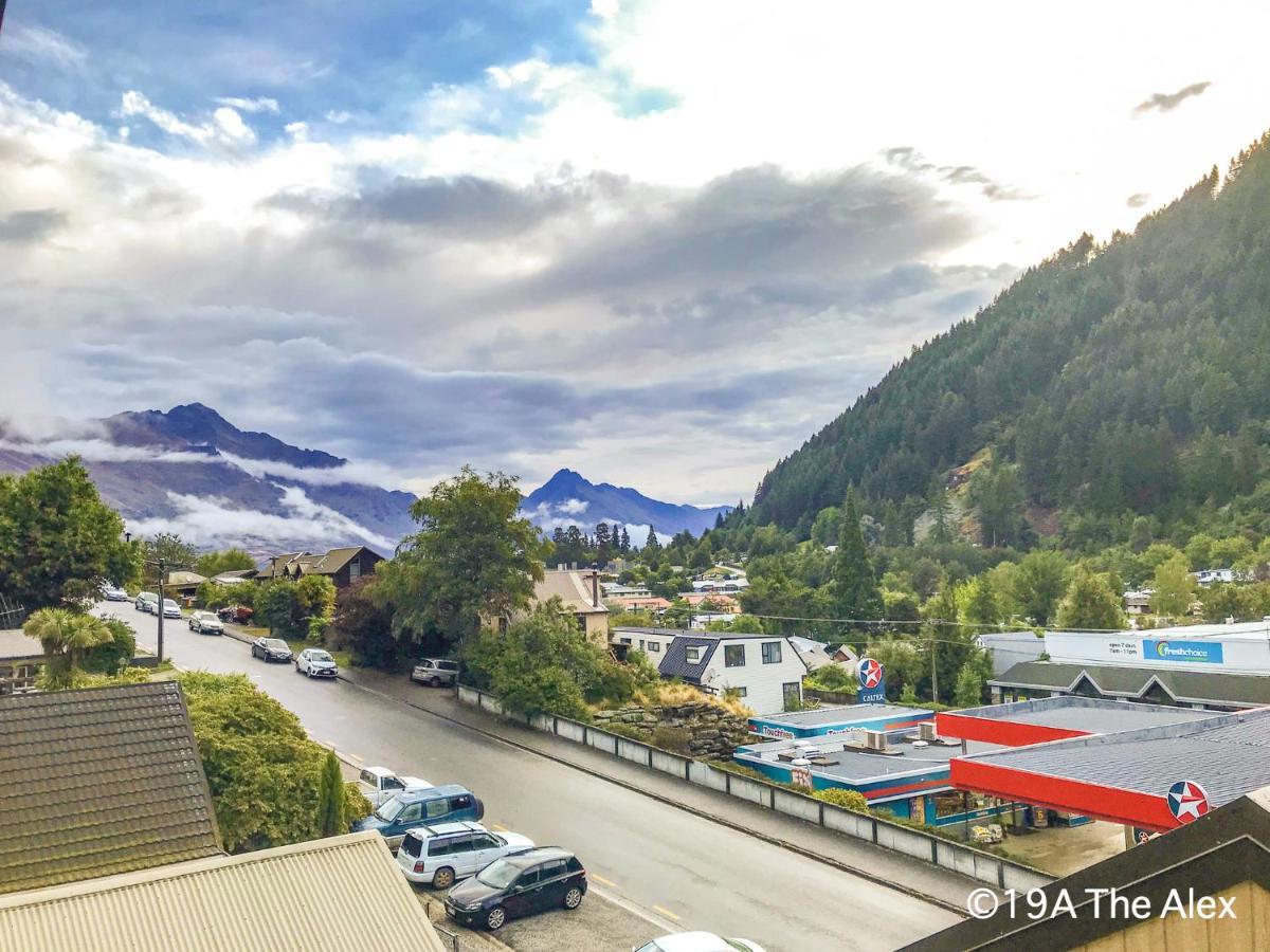 Modern 2-Bedroom Apartment 7-Mins Walk To Queenstown Exterior photo
