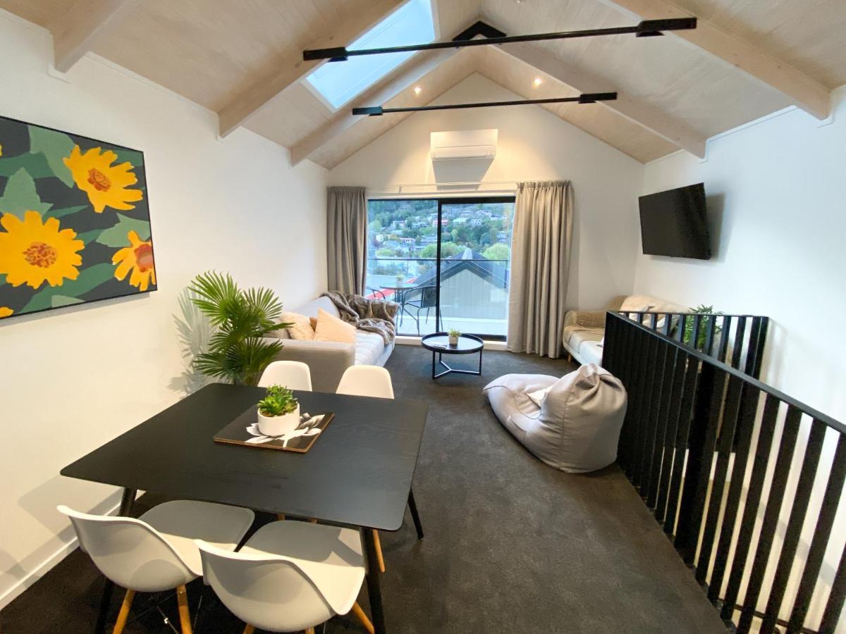 Modern 2-Bedroom Apartment 7-Mins Walk To Queenstown Exterior photo