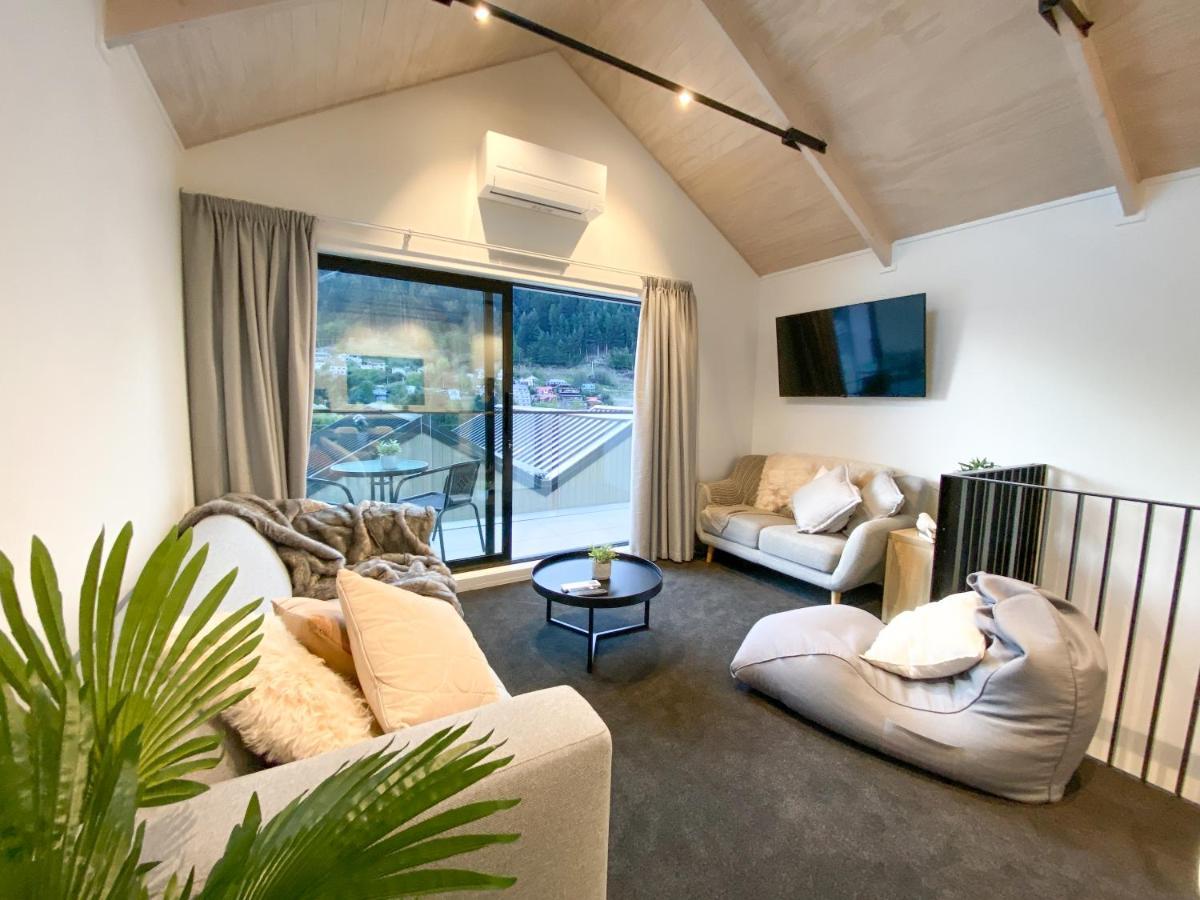 Modern 2-Bedroom Apartment 7-Mins Walk To Queenstown Exterior photo